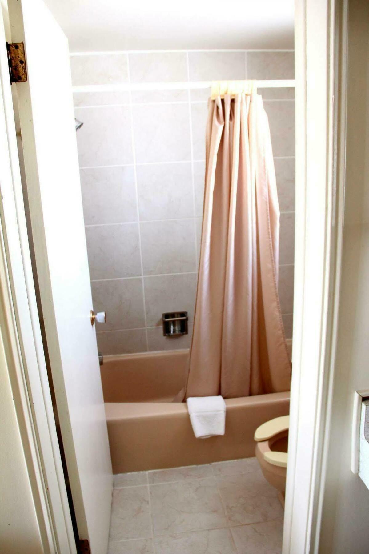 Lakeshor Motor Inn Virginia Ngoại thất bức ảnh