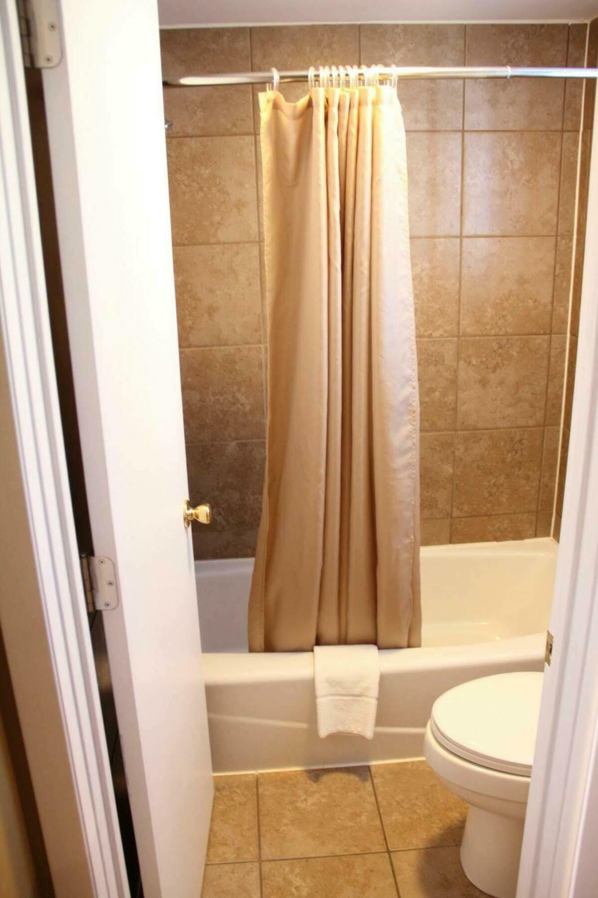 Lakeshor Motor Inn Virginia Ngoại thất bức ảnh